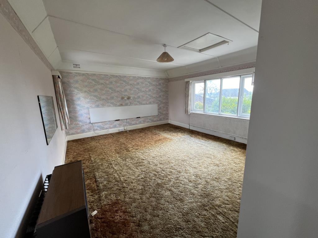 Lot: 128 - UNIQUE DETACHED PROPERTY FOR REFURBISHMENT WITH POTENTIAL - General view of bedroom one Rockwood House